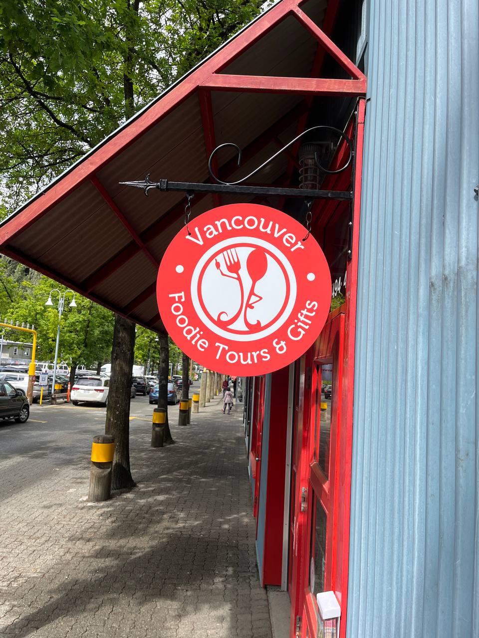 Blade sign & perforated window graphics